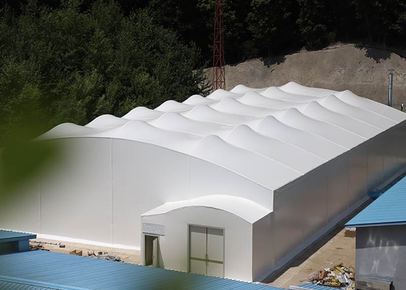 呼和(hé)浩特膜結構車(chē)棚——保護您的(de)車(chē)輛(liàng)，展現(xiàn)品質與美(měi)感