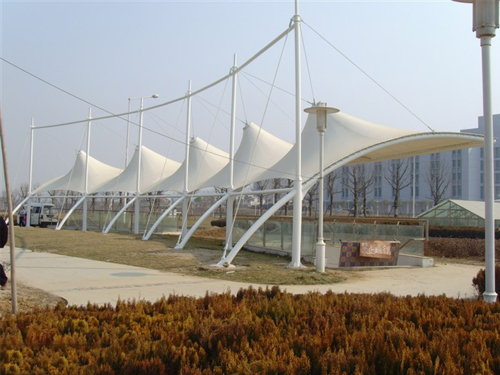 呼和(hé)浩特膜結構車(chē)棚