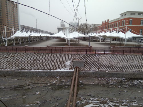 呼和(hé)浩特膜結構車(chē)棚