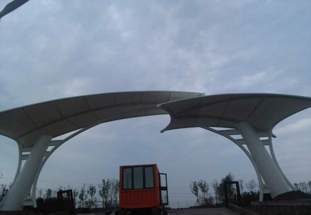 內(nèi)蒙古膜結構搭建：工(gōng)具的(de)力量與智慧的(de)結合